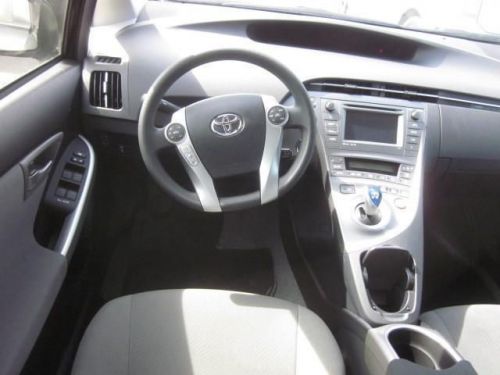 2014 Toyota Prius Three, US $26,800.00, image 2