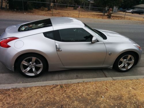 2011 nissan 370z 2dr cpe automatic-touring with low miles
