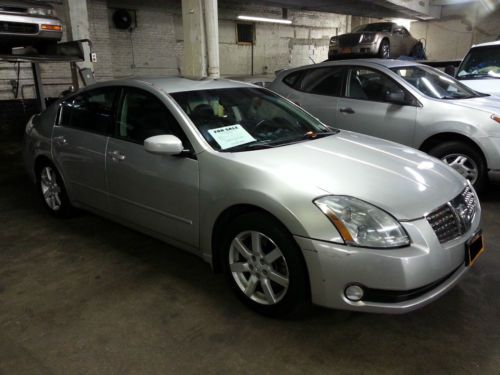 2005 nissan maxima se sedan 4-door 3.5l