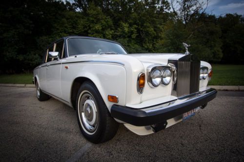 Vantage, beautiful, restored, white, 4 door, unique, leather, 1977, rolls royce