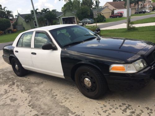 2007 ford crown victoria police interceptor sedan 4-door 4.6l  * awseome ride *