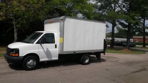 2010 chevrolet 3500 12 ft box truck cube van