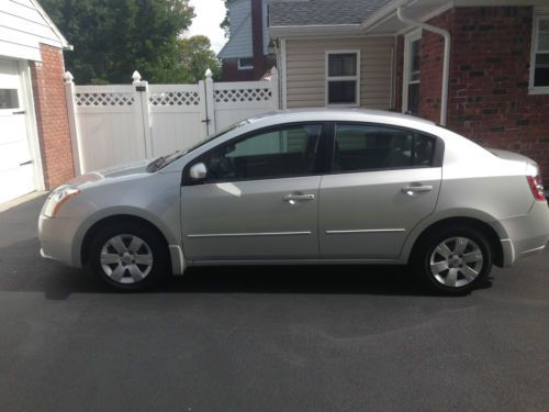 2009 nissan sentra base sedan 4-door 2.0l