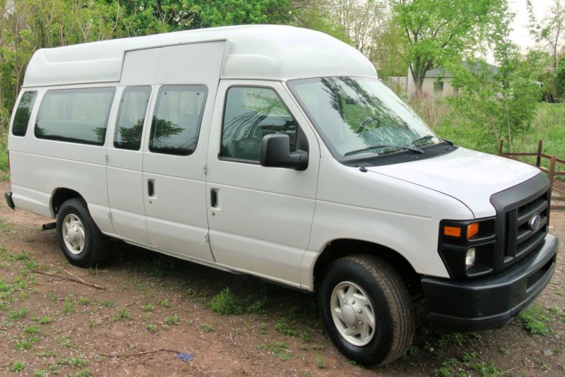 2008 ford e-series van