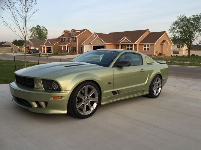 2005 ford mustang saleen