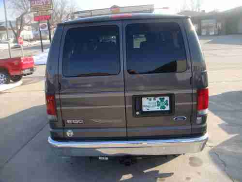 2005 Ford E150 Wheelchair Van,low miles,Braun lift,Driver and pass Transfer seat, image 14