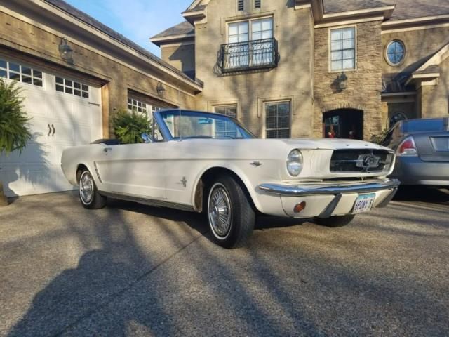 1965 ford mustang base convertible 2-door