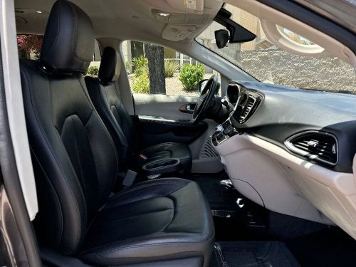 2017 chrysler pacifica touring l 4dr mini van