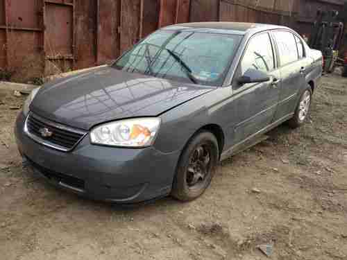 2007 Chevr  Malibu  4dr. Hurricane Sandy flood car. Looks great, clean title., image 3