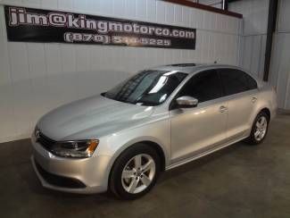 1owner, nonsmoker, tdi diesel, sunroof, heated seats, perfect carfax!