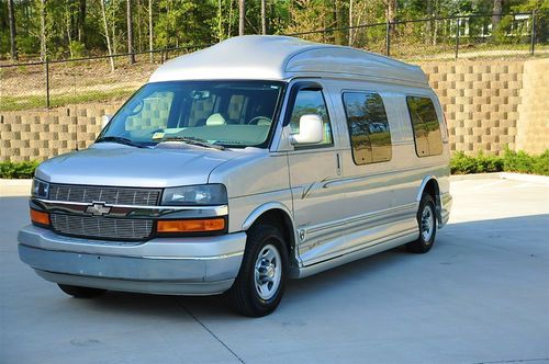 2005 chevrolet express high top explorer conversion van / 4 row seating / amazin