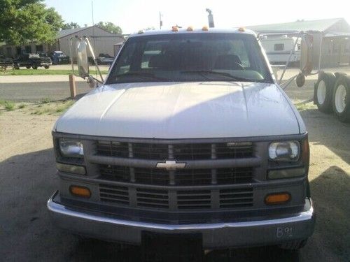 2001 chevrolet 1 ton dually utility truck.