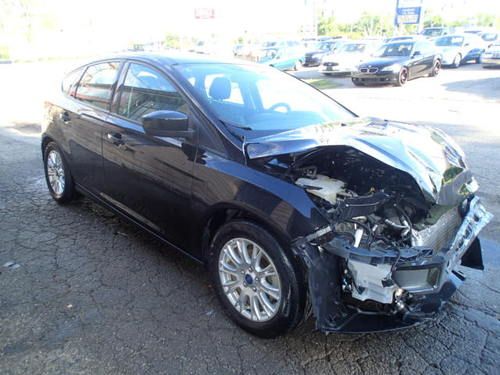 2012 ford focus se, salvage, damaged, wrecked, ford mpg