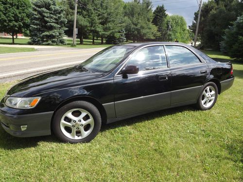2001 lexus es 300, black, 126, 960 mi., shows nice, clean interior &amp; body