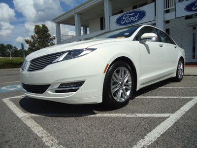 Crystal Champagne Panoramic Vista Roof One Owner We Finance, image 2