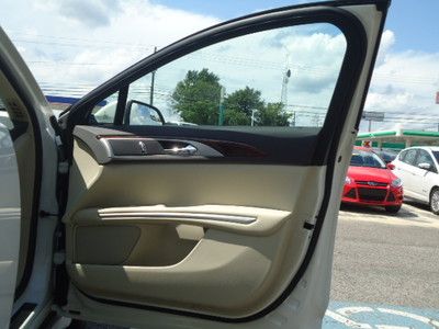 Crystal Champagne Panoramic Vista Roof One Owner We Finance, image 8