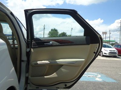 Crystal Champagne Panoramic Vista Roof One Owner We Finance, image 9