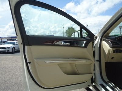 Crystal Champagne Panoramic Vista Roof One Owner We Finance, image 12