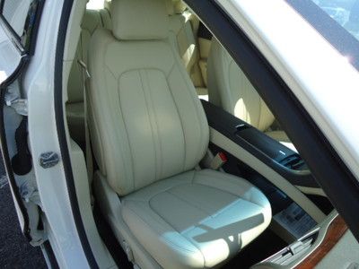 Crystal Champagne Panoramic Vista Roof One Owner We Finance, image 13