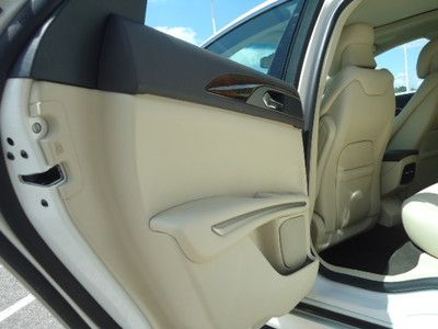 Crystal Champagne Panoramic Vista Roof One Owner We Finance, image 17