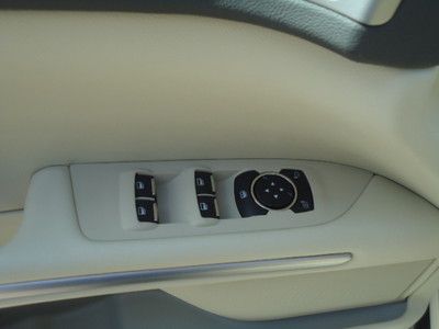 Crystal Champagne Panoramic Vista Roof One Owner We Finance, image 30