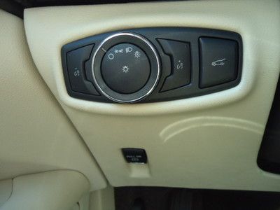 Crystal Champagne Panoramic Vista Roof One Owner We Finance, image 32