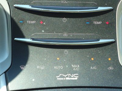 Crystal Champagne Panoramic Vista Roof One Owner We Finance, image 38