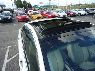 Crystal Champagne Panoramic Vista Roof One Owner We Finance, image 51