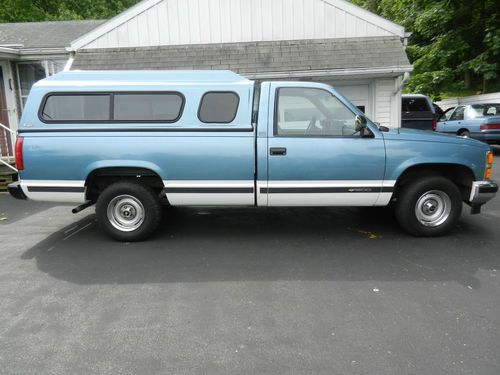 1988, light blue, very good to excellent condition, matching fiberglass cap