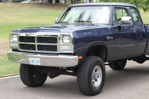 93 dodge cummins diesel 4x4 low miles rust free beautiful paint 128k!! excellent