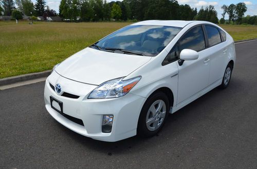 2010 toyota prius iii navigation,leather,jbl,bluetooth,usb,hybrid only 24k miles