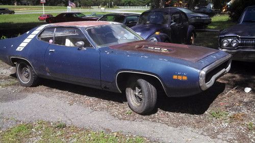 1971 plymouth roadrunner  b7 blue 383  pistol grip 4 spped  running project