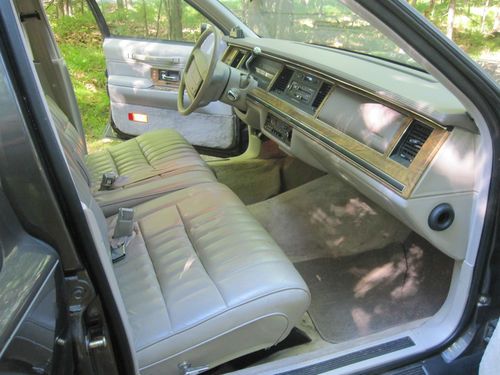 1991 Lincoln Town Car Executive Sedan - NO RESERVE - Southern Car in Wisconsin, US $2,500.00, image 10