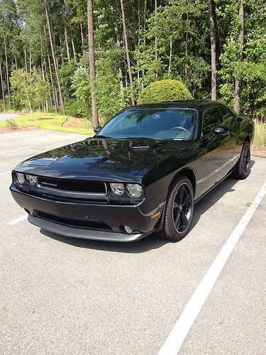 2012 dodge challenger sxt plus coupe 2-door 3.6l