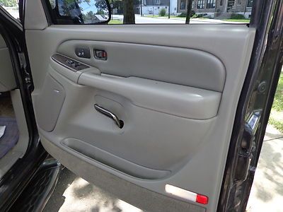2003 GMC YOUKON DENALI AWD 3RD SEAT DVD LEATHER LOADED RUNS GREAT NO RESERVE, image 35