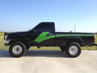1989 toyota short bed deluxe pickup 4x4 rust free 2.7l engine 5 speed standard