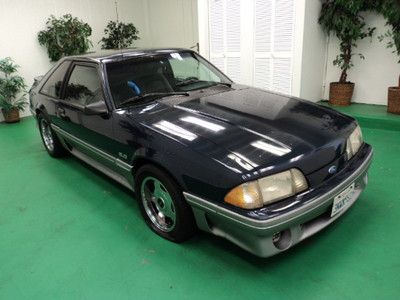 1988 FORD MUSTANG 5.0 V-8/MANUAL NO RESERVE!, image 3