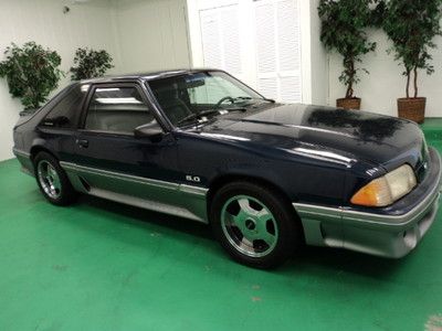 1988 FORD MUSTANG 5.0 V-8/MANUAL NO RESERVE!, image 4