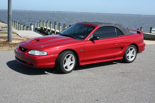 1998 ford mustang gt convertible 2-door 4.6l clean low miles!!