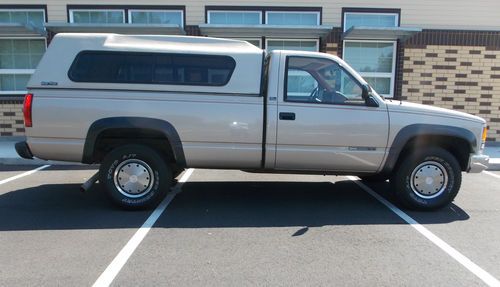 1989 gmc sierra 3/4 ton 350 auto trans 1 family owned 79k actual never smoked in