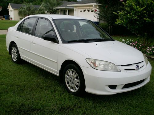 2005 honda civic lx sedan 4-door 1.7l  factory paint. southern car.clean. 35mpg.