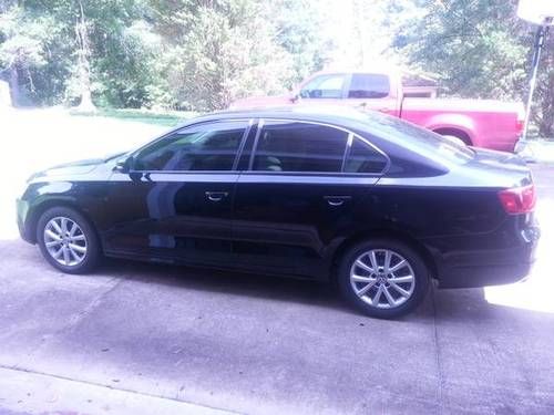 2012 volkswagen jetta se sedan 4-door 2.5l low miles, excellent condition!