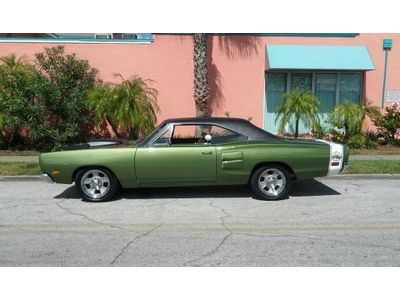 Dodge coronet super bee 440 v8, lift off hood, disc brakes, nice wheels !!!!