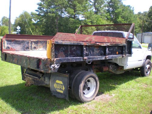 1995 chevrolet 3500 sierra, with elect over hyd 3500lbs cap dump bed nr