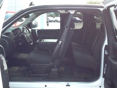 Low Reserve! 4X4 Ext Cab 8 foot long bed,5.3L, Excellent Condition, image 18