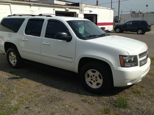 2007 Chevrolet Suburban 1500 LT Sport Utility 4-Door 5.3L. NO RESERVE, image 5