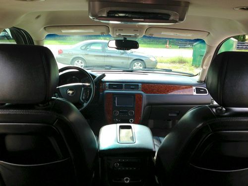 2007 Chevrolet Suburban 1500 LT Sport Utility 4-Door 5.3L. NO RESERVE, image 8