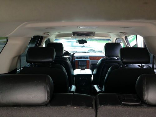 2007 Chevrolet Suburban 1500 LT Sport Utility 4-Door 5.3L. NO RESERVE, image 10