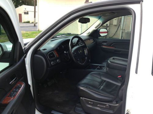 2007 Chevrolet Suburban 1500 LT Sport Utility 4-Door 5.3L. NO RESERVE, image 17