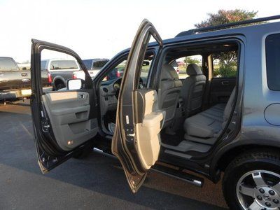 Touring NAV Leather Sunroof 3rd Row Rear DVD Back-Up Camera Heated Front Seats, image 10